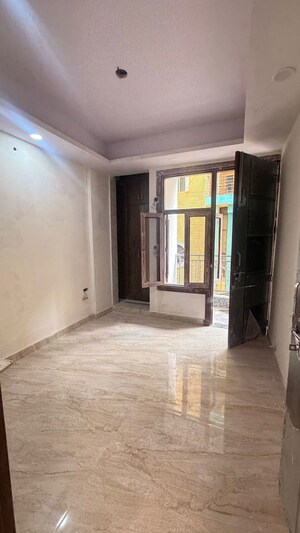 3 BHK Builder Floor For Rent in Chattarpur