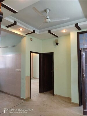 Building Lobby in 3 BHK Builder Floor at Green Wood City, Sector 45 – for Rent
