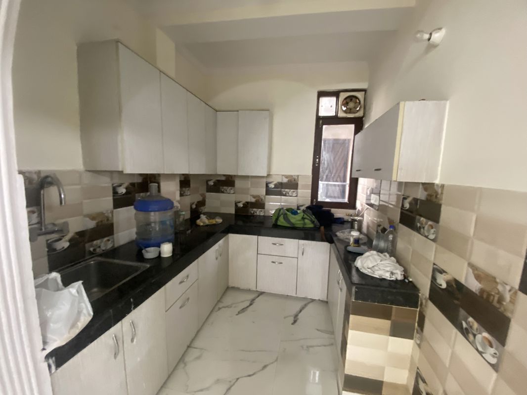 Team Area in 3 BHK Builder Floor at Palm Residency Chhatarpur, Chattarpur – for Rent
