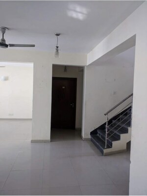 Room in 4 BHK Apartment at Omaxe NRI City Center, Omega Ii Greater Noida – for Rent