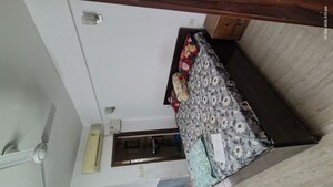 Bedroom in 1 RK Apartment at Huda Market, Sector 31 – for Rent