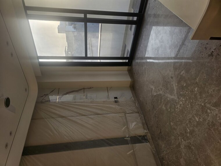 Room, ram vihar 3 Bedroom 190 Sq.Yd. Builder Floor In Ram Vihar Delhi 10154463