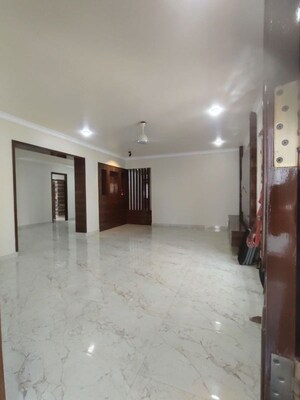 Room in 3 BHK Builder Floor at Hsr Layout – for Rent
