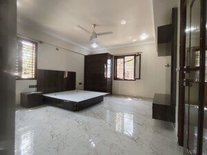 Room in 3 BHK Builder Floor at Hsr Layout – for Rent