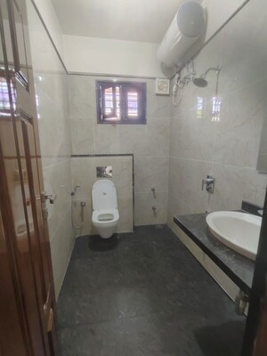 Master Bedroom in 3 BHK Builder Floor at Hsr Layout – for Rent