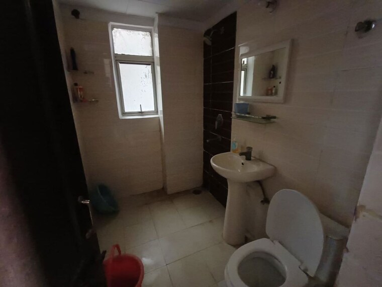 Bathroom, panchsheel-greens-ii 2 Bedroom 915 Sq.Ft. Apartment In Sector 16 Greater Noida Greater Noida 10235605