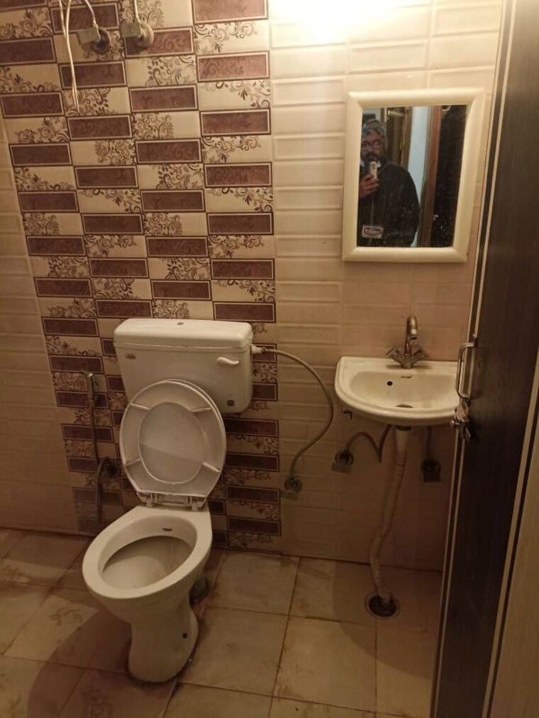 Bathroom, malviya nagar 1 RK 55 Sq.Yd. Builder Floor In Malviya Nagar Delhi 10235625