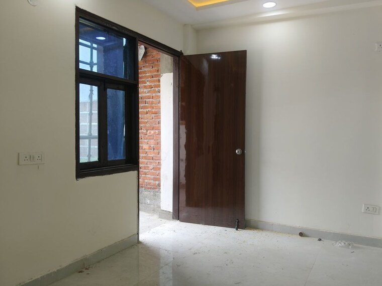 Room, sarfabad village 2 Bedroom 950 Sq.Ft. Builder Floor In Sarfabad Village Noida 10235628