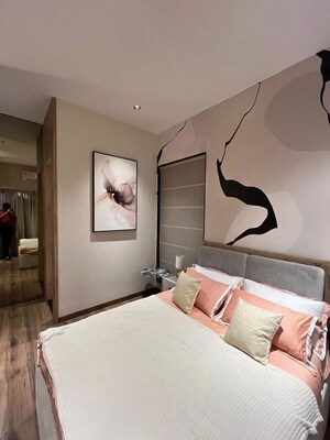 Team Area in 2 BHK Builder Floor at Options The Crest, Dadar West – for Sale