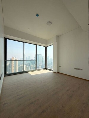 Room in 4 BHK Apartment at Rustomjee Crown, Prabhadevi – for Rent