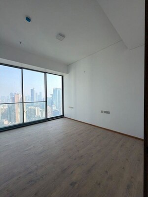 Room in 4 BHK Apartment at Rustomjee Crown, Prabhadevi – for Rent