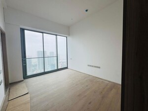 Room in 4 BHK Apartment at Rustomjee Crown, Prabhadevi – for Rent