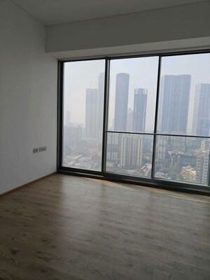 Room in 4 BHK Apartment at Rustomjee Crown, Prabhadevi – for Rent