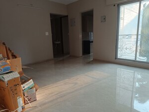 Room in 2.5 BHK Apartment at Mangal Karini, Goregaon West – for Rent