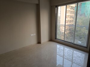 Room in 2.5 BHK Apartment at Mangal Karini, Goregaon West – for Rent