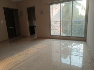 Room in 2.5 BHK Apartment at Mangal Karini, Goregaon West – for Rent