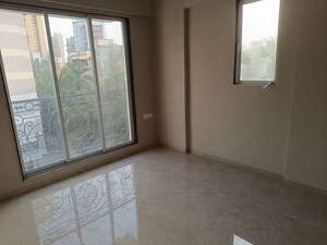 Room in 2.5 BHK Apartment at Mangal Karini, Goregaon West – for Rent