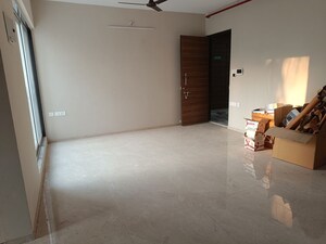Room in 2.5 BHK Apartment at Mangal Karini, Goregaon West – for Rent