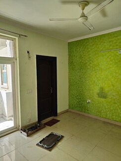 3 BHK + Extra Room Apartment For Sale in Ajnara Homes