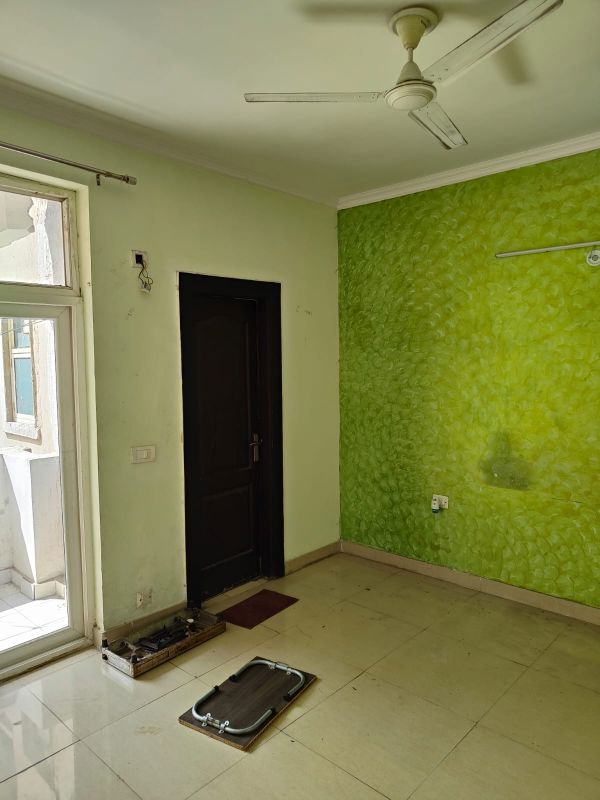 3 BHK + Extra Room Apartment For Sale in Ajnara Homes