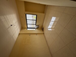 Room in 2 BHK Apartment at Bhanushanti Apartment, Goregaon East – for Rent