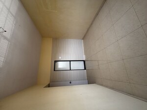 Room in 2 BHK Apartment at Bhanushanti Apartment, Goregaon East – for Rent