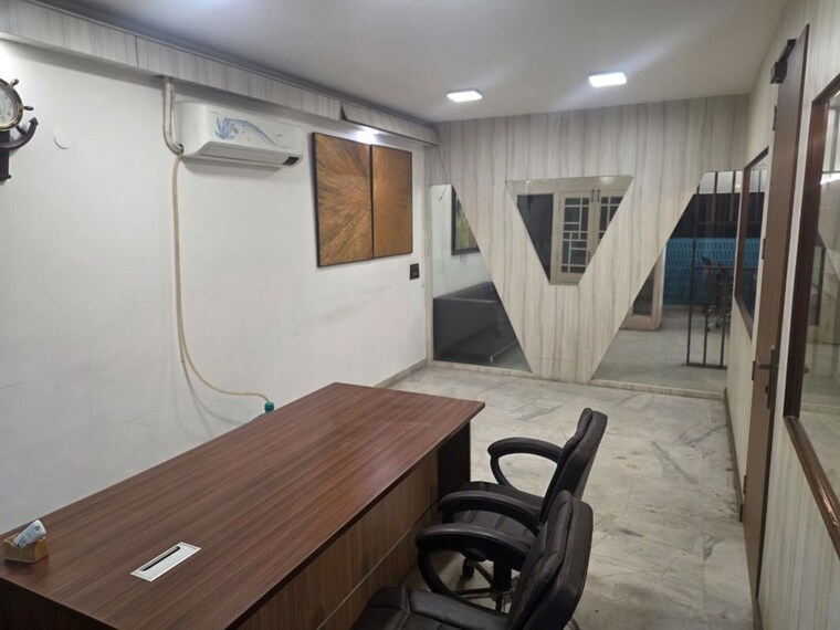 Team Area, lajpat nagar i Commercial Office Space 1000 Sq.Ft. In Lajpat Nagar I Delhi 10235755