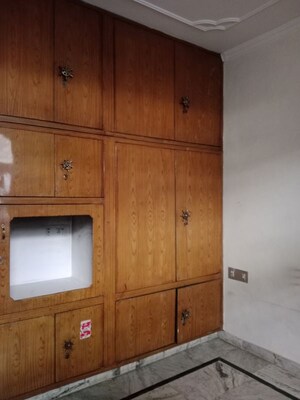 Furnished Amenities in 2 BHK Builder Floor at Huda – for Rent