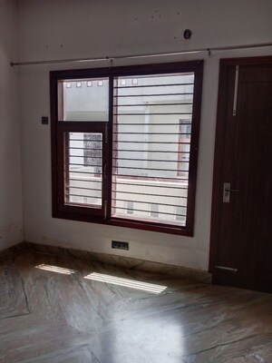 Room in 2 BHK Builder Floor at Huda – for Rent