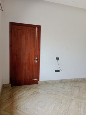 Room in 2 BHK Builder Floor at Huda – for Rent