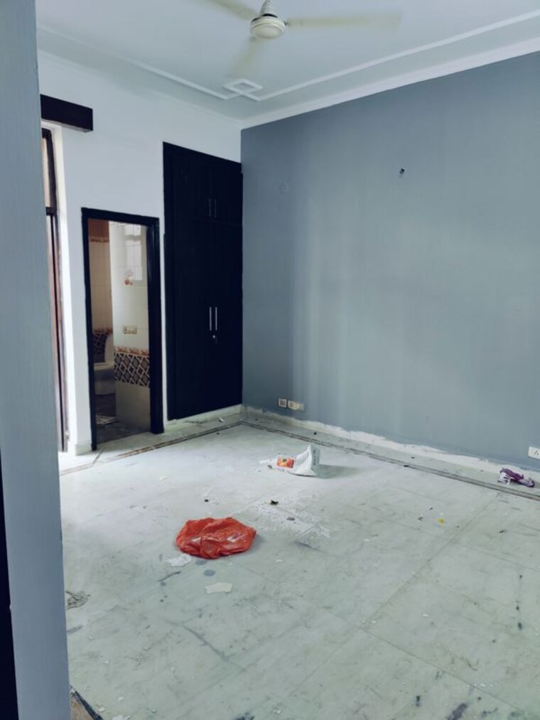 Room, sector 52 2.5 Bedroom 1750 Sq.Ft. Builder Floor In Sector 52 Noida 10235765