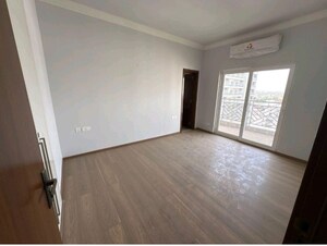 Room in 3 BHK Apartment at Central Park Flower Valley, Sohna Sector 33 – for Rent