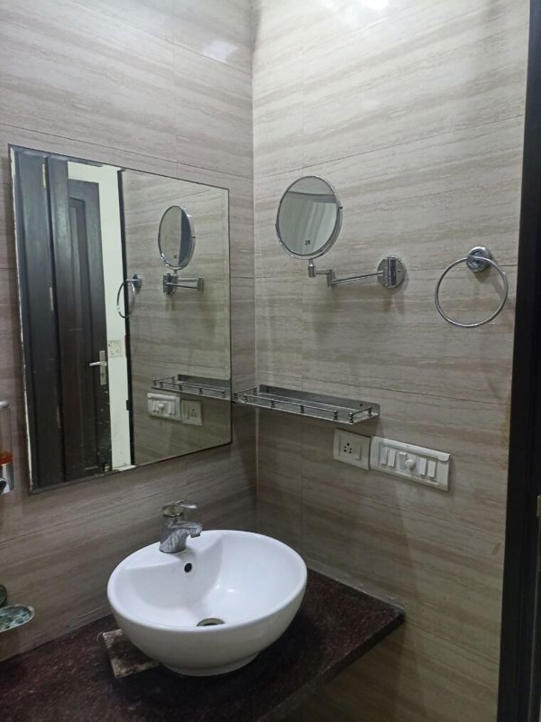 Bathroom, ip extension 3 Bedroom 1400 Sq.Ft. Apartment In Ip Extension Delhi 10235781