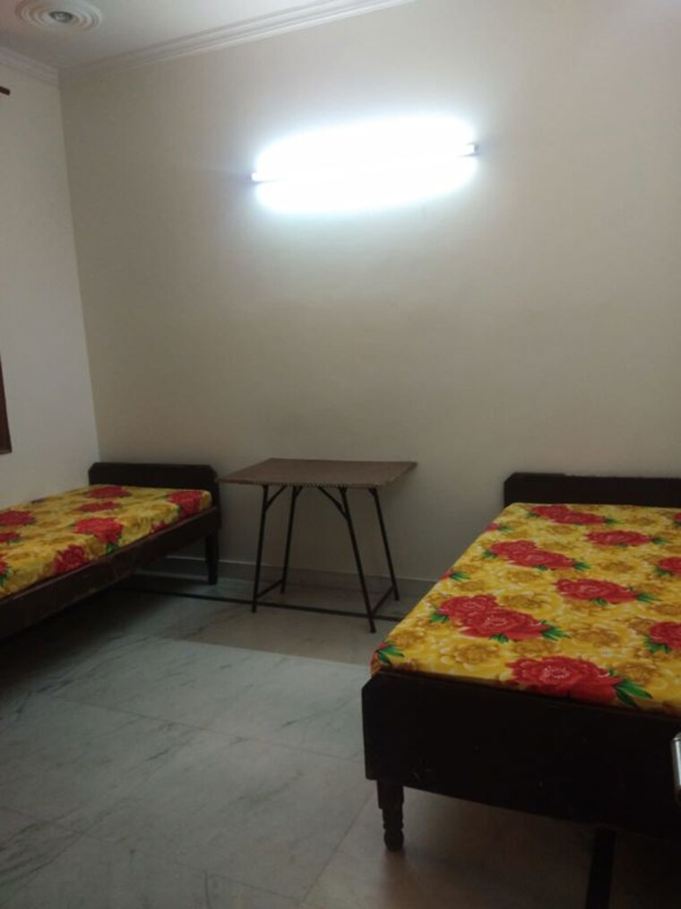 Bedroom, sector 51 Pg For Boys In Sector 51 10235803