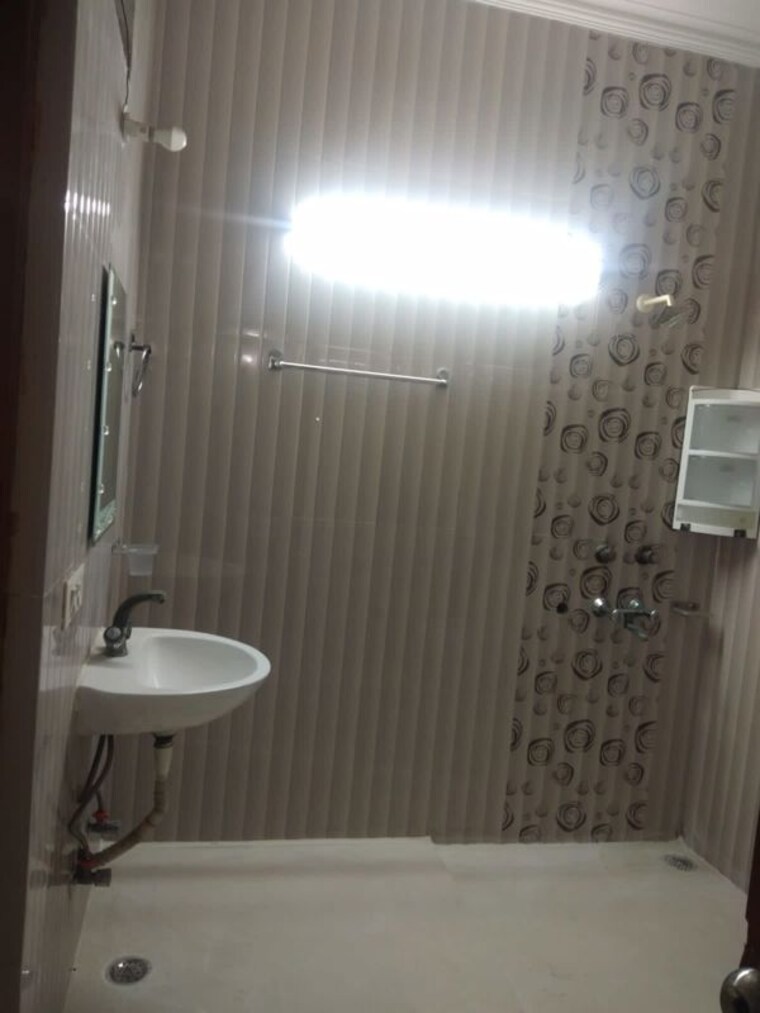 Bathroom, sector 51 Pg For Boys In Sector 51 10235803
