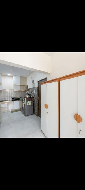 Room in 3 BHK Apartment at Raj Niwas , Koramangala – for Rent