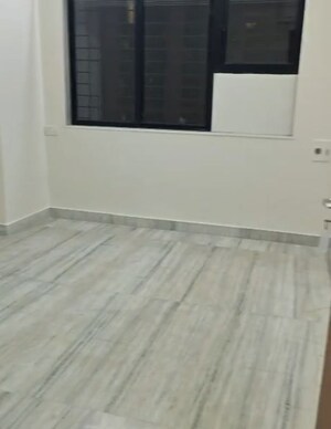 Room in 2 BHK Apartment at Indra Darshan Apartment, Andheri West – for Rent