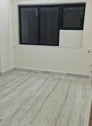 Room in 2 BHK Apartment at Indra Darshan Apartment, Andheri West – for Rent