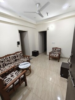 2 BHK Apartment For Rent in Gaur City 2 - 14th Avenue