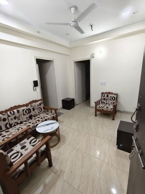 2 BHK Apartment For Rent in Gaur City 2 - 14th Avenue, Sector 16c Greater Noida