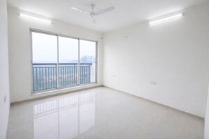 Room in 4 BHK Apartment at Seawoods – for Rent