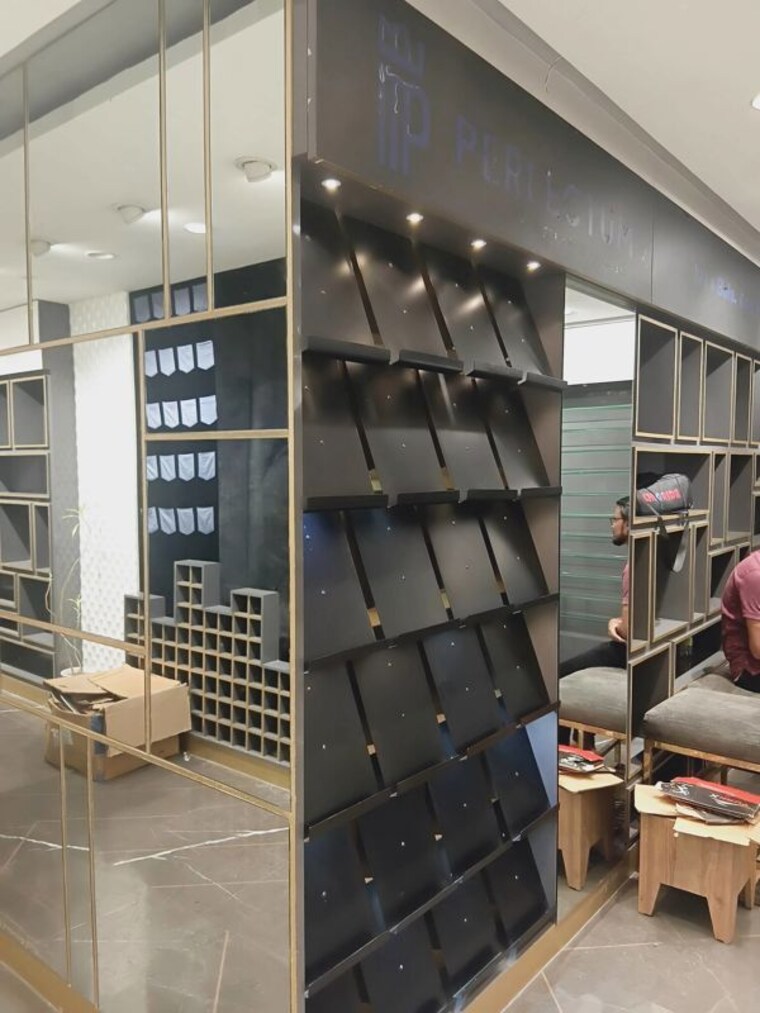 Exterior View, new market Commercial Shop 550 Sq.Ft. In New Market Kolkata 10189520