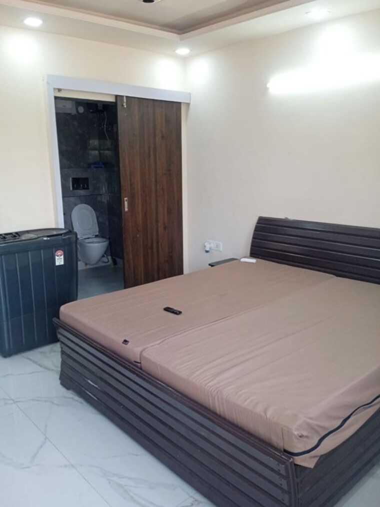 Bedroom, east of kailash 1 Bedroom 600 Sq.Ft. Builder Floor In East Of Kailash Delhi 10235900