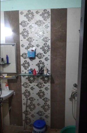 Bathroom in 3 BHK Apartment at Husainganj – for Rent