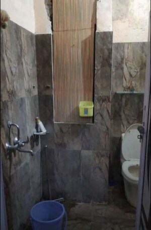 Bathroom in 3 BHK Apartment at Husainganj – for Rent