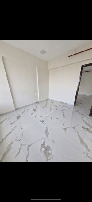 Room in 3 BHK Apartment at Dotom Isle, Malad West – for Rent