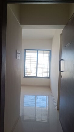 1 BHK + Pooja Room,Servant Room,Study Room,Extra Room,Basement,Store Room Apartment For Rent in Menlo Homes