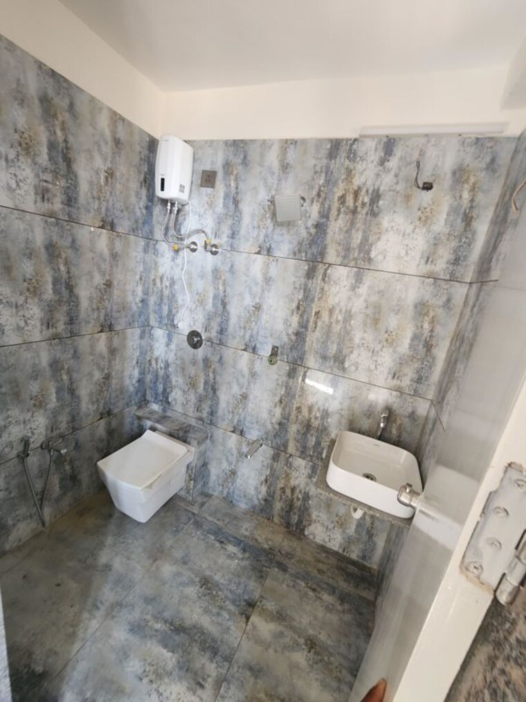 Bathroom, keshar-kadam 3 Bedroom 1765 Sq.Ft. Apartment In Thaltej Ahmedabad 10235932