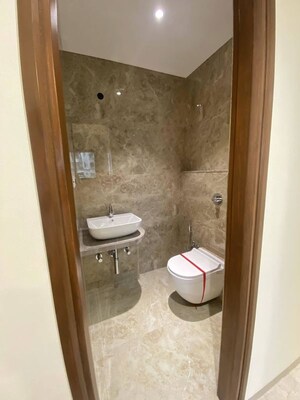 Furnished Amenities in 2 BHK Apartment at Skyrise Apartments, Chembur – for Rent