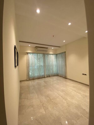Room in 2 BHK Apartment at Skyrise Apartments, Chembur – for Rent